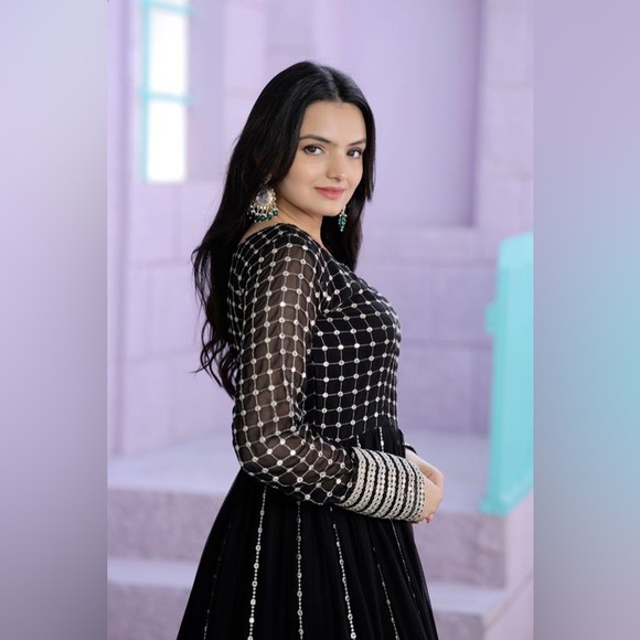 Georgette Festive Gown in Black and Grey with Sequence work - Picture 3 of 5